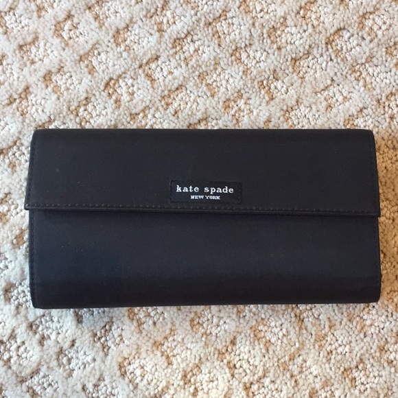 kate spade Handbags - Kate Spade pocket book.